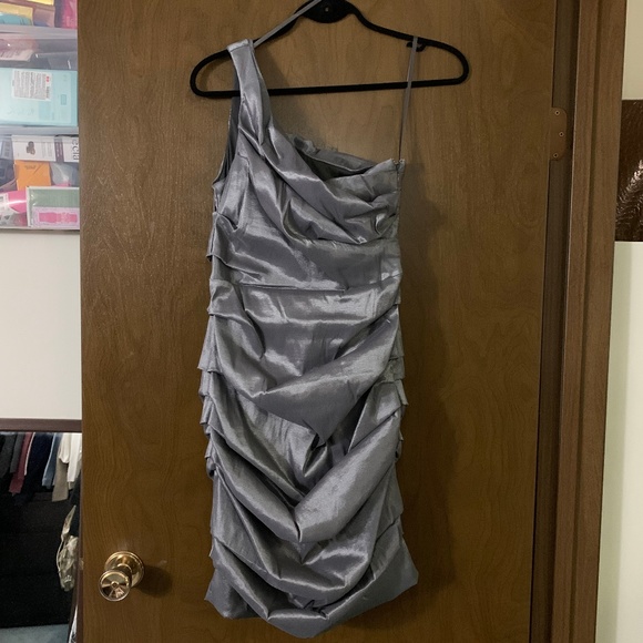 Le Chateau Formal One Shoulder Dress - Picture 1 of 2